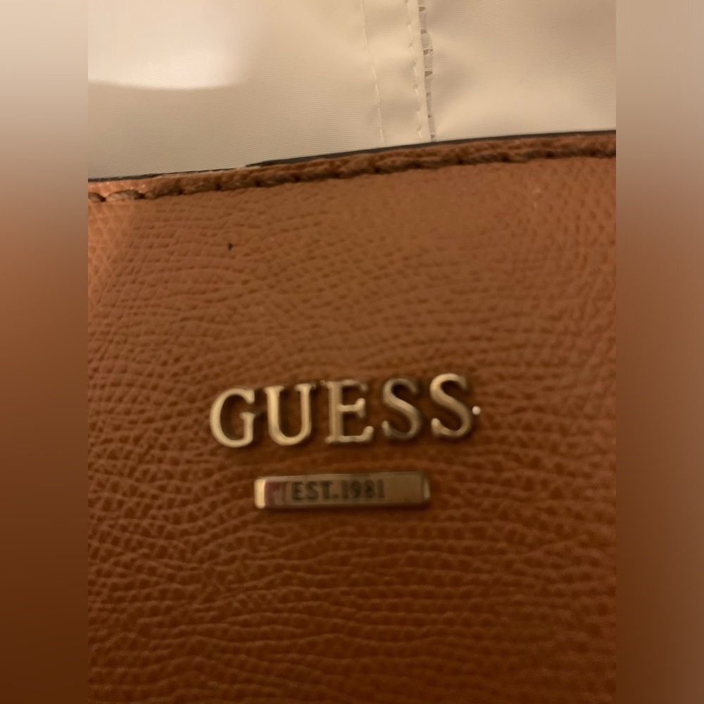 VINTAGE (Y2K) AUTHENTIC GUESS EST 1981 HANDBAG/SHOULDER BAG COGNAC/BROWN